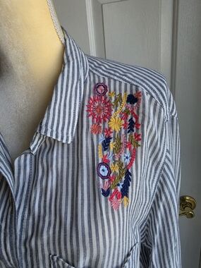 Lightweight Striped Button-Up Shirt with Colorful Floral Embroidery